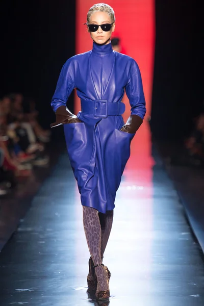 Look 18